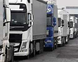 За сутки польские контролирующие службы оформили 28% грузовиков от нормы