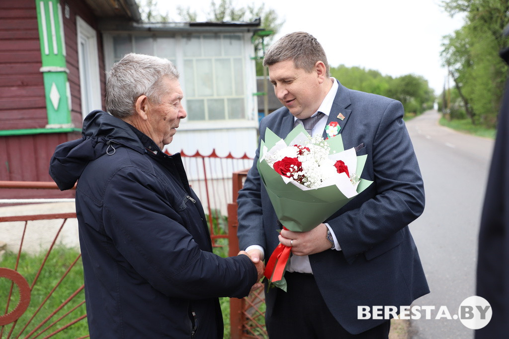 В благодарность за мир. На Берестовитчине прошла акция-чествование «Никто не забыт, ничто не забыто!»