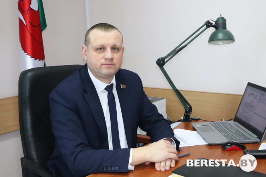 Прямую телефонную линию проведет первый заместитель председателя Берестовицкого районного исполнительного комитета Дмитрий Тиханович