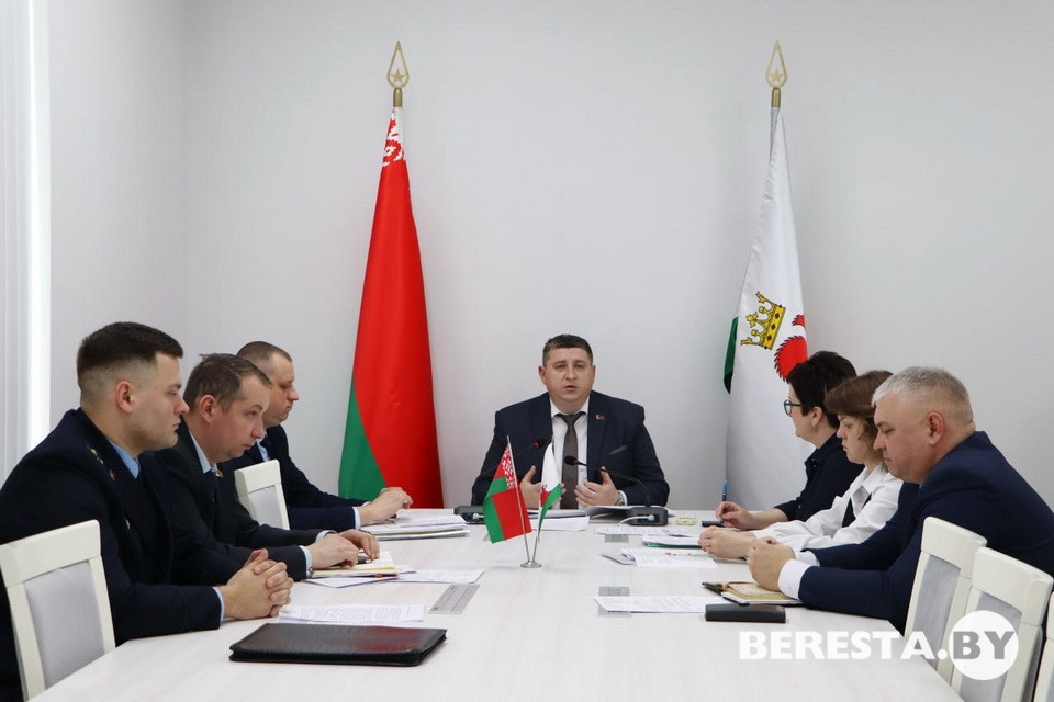 В Берестовицком райисполкоме состоялось заседание комиссии по противодействию коррупции